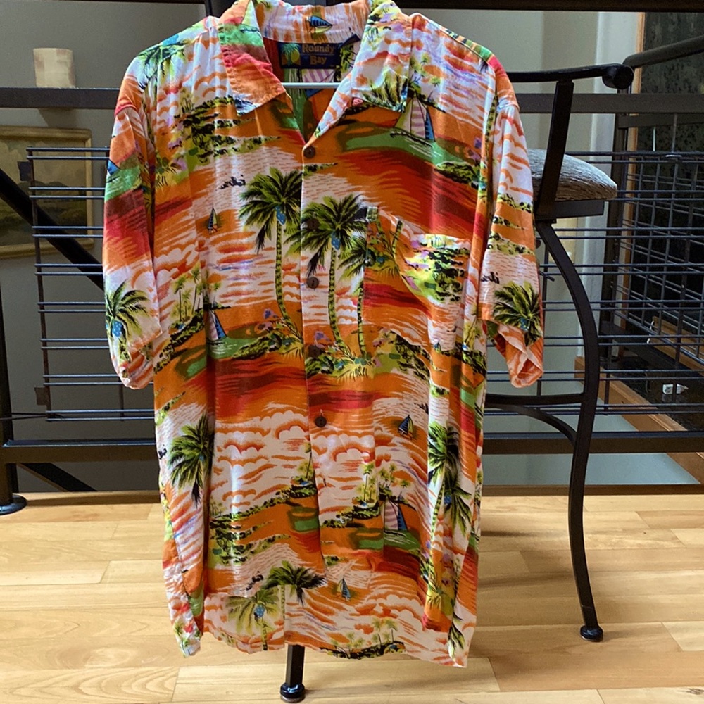 Roundy Bay tropical Hawaiian floral shirt